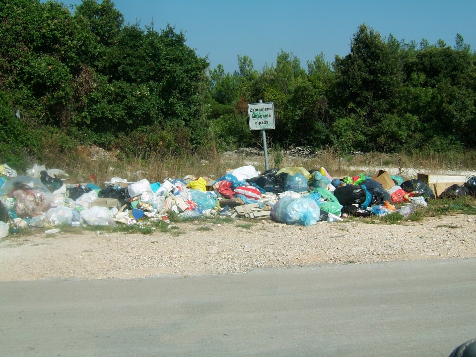 Istrien: KAVRAN > Müllentsorgungssystem anders