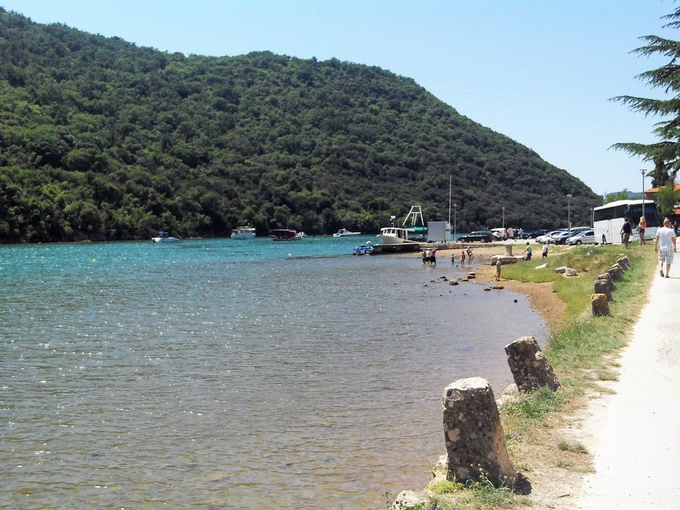 Istrien LIMSKI FJORD An der Fischgaststätte 2.JPG