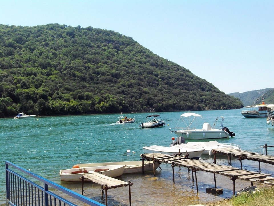 Istrien LIMSKI FJORD An der Fischgaststätte 4.JPG