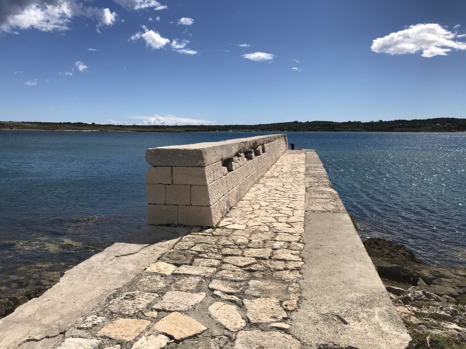 Istrien: LIZNJAN > Kuje Bucht > Franz Joseph Mole