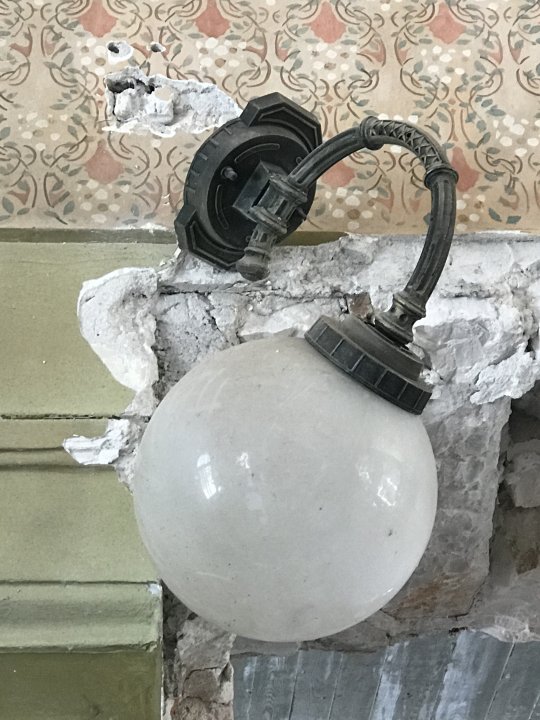 Istrien: PULA >Krankenhaus > Lampe