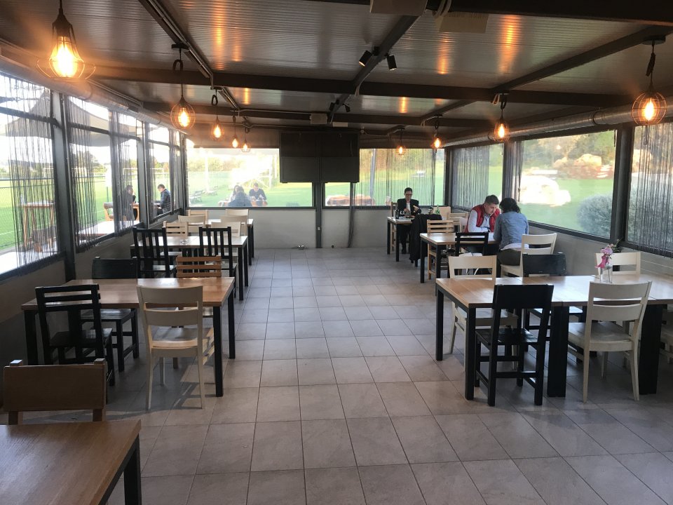 Istrien: PULA > Stinjan >Grill Bar Campo