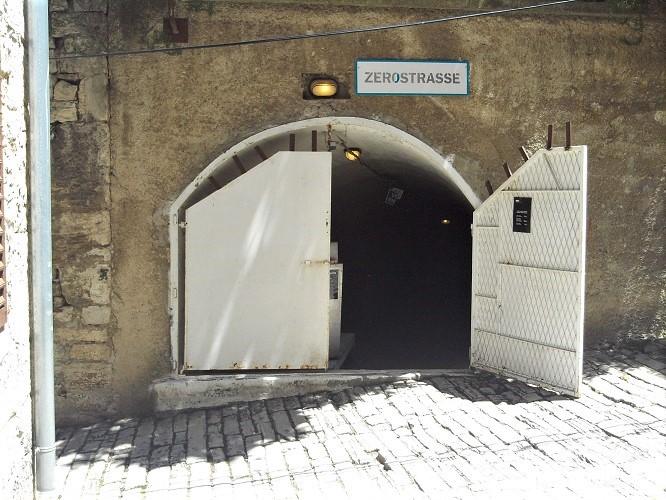 Istrien PULA Zero-Strasse.JPG