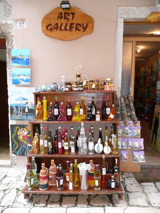 Istrien > Rovinij > Altstadt > > Gallery > Schnäpse