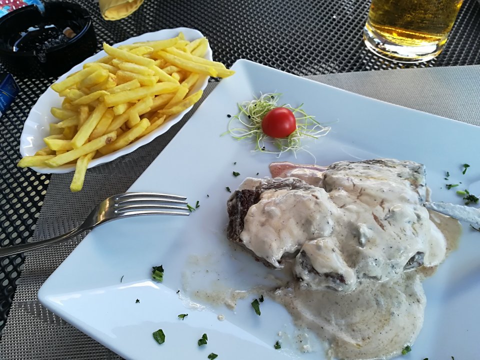 Istrien : TRGET > Konoba Nando > Steak in Gorgonzolasauce