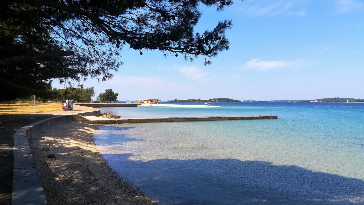 Istrien : Valbandon > Bucht Valbandon beach