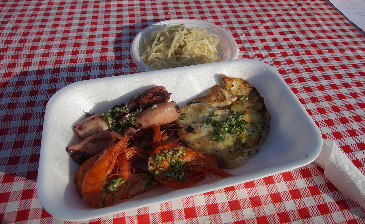 Istrien: VRSAR >Köstlichkeiten auf dem Fischerfest