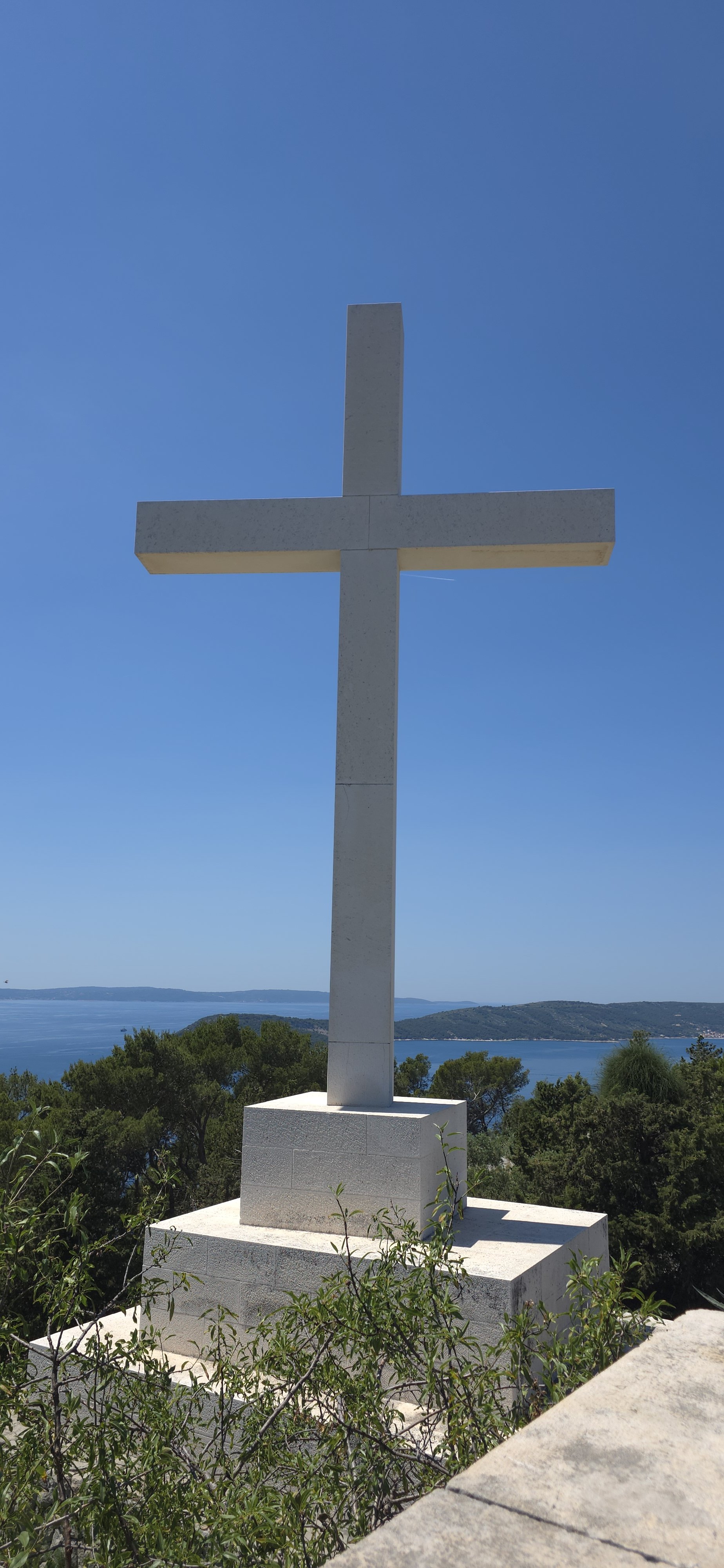 Kreuz auf dem Aussichtspunkt Marjan Park Split