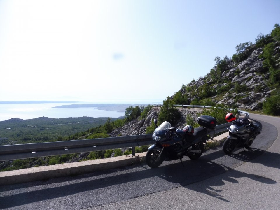 Kvarner: KARLOBAG>Küstenstraße>Motorrad