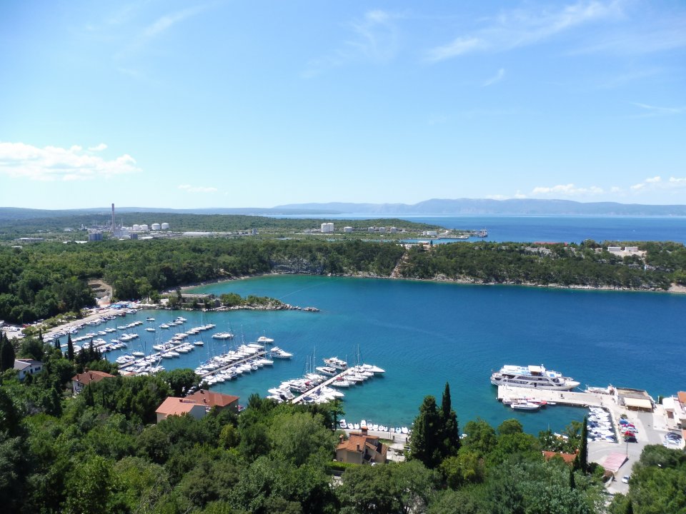Kvarner: OMISALJ > Jachthafen