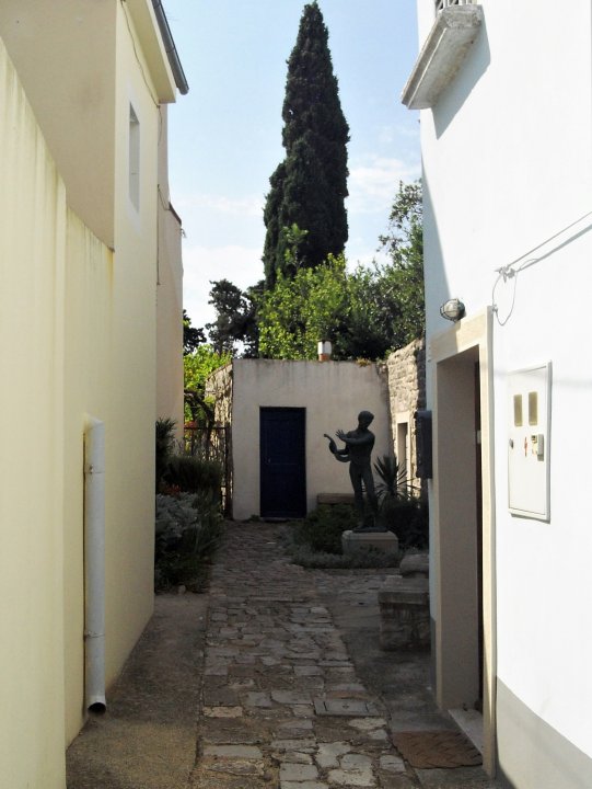 Kvarner: OSOR auf Insel Cres > Hinterhof.JPG