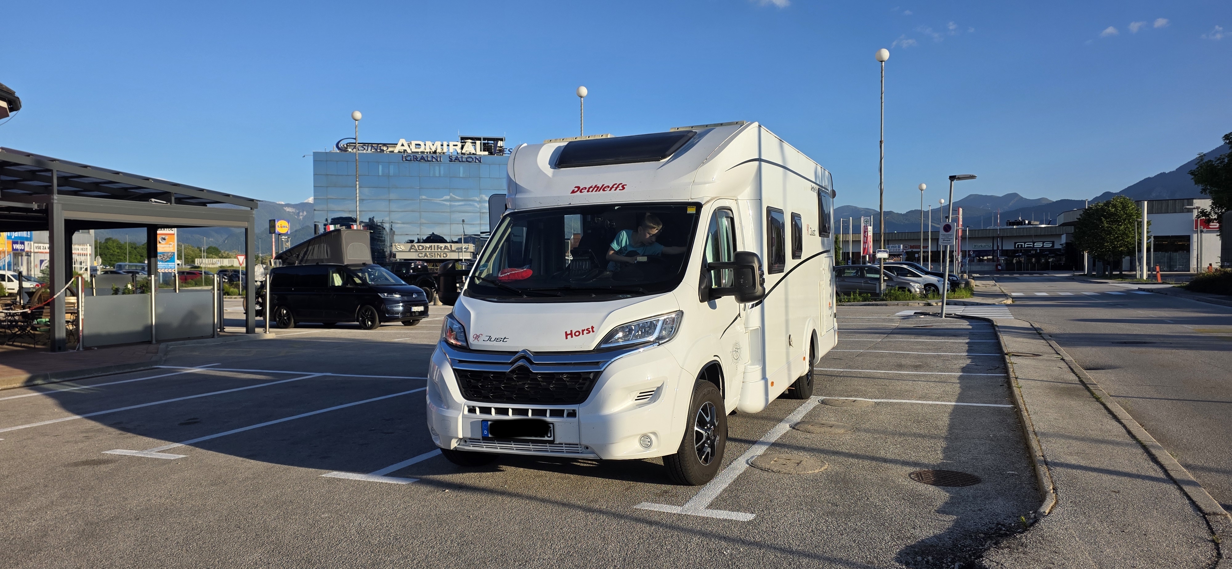 Lesce SLO Parkplatz
