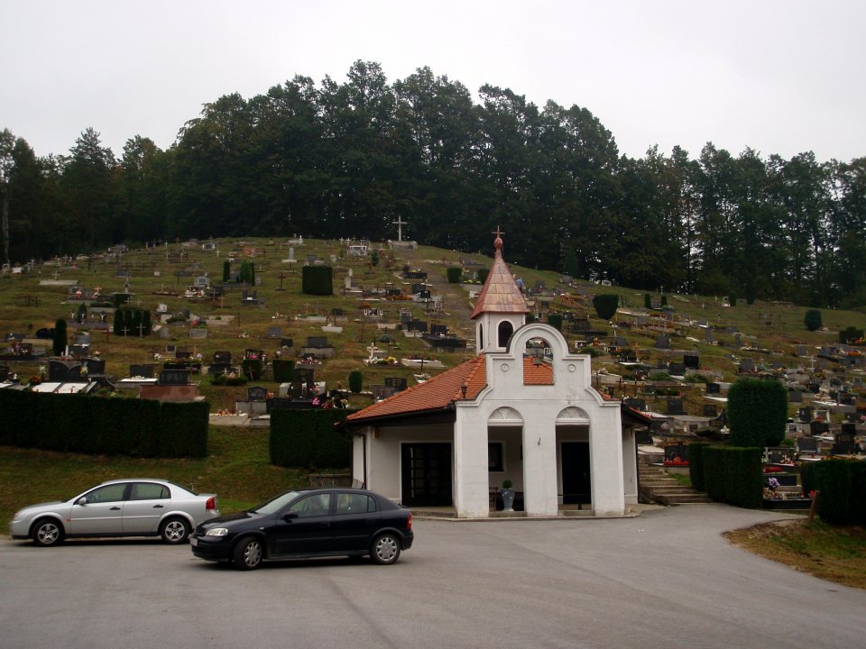Nördliches Kroatien: an der Grenze Slov-Cro > Friedhof Cvetlin