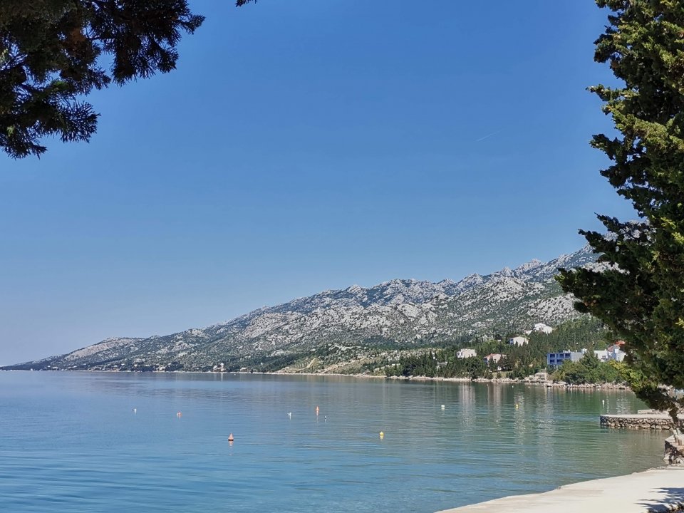Norddalmatien: Starigrad Paklenica > Beach
