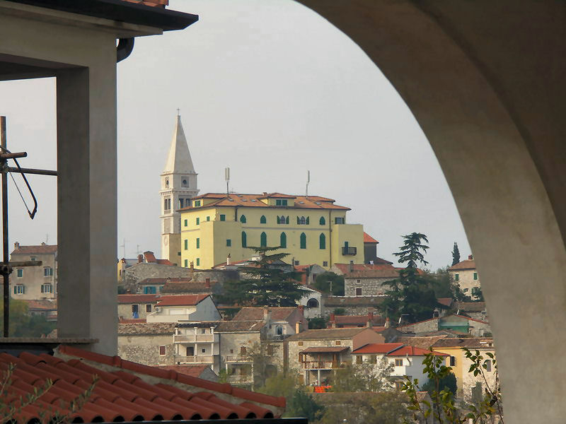 Vrsar Kirchenansicht.JPG