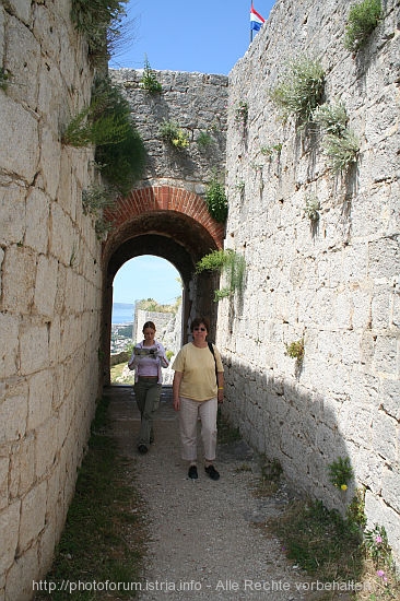 FESTUNG_KLIS_4-Zweites_Tor_innen_IMG_5166.JPG