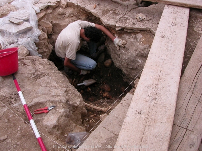 2005_6855_Dvigrad_Gebeine.jpg