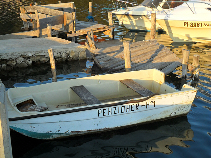 Pensionistenboot_am_Pomer_Steg.jpg