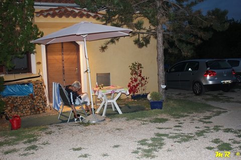 33817588hd.jpg