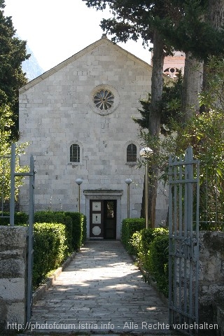 14_Zaostrog_Kloster6.4.08_Sonntag_Ciste_083.jpg
