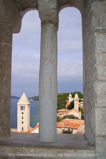 11_Ausblick_vom_Campanile_auf_Rab_2_2.jpg