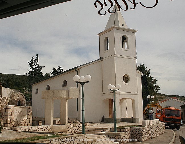 Kirchengebude.jpg