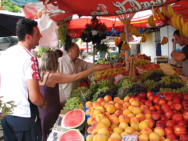 Markt_in_Pula.jpg