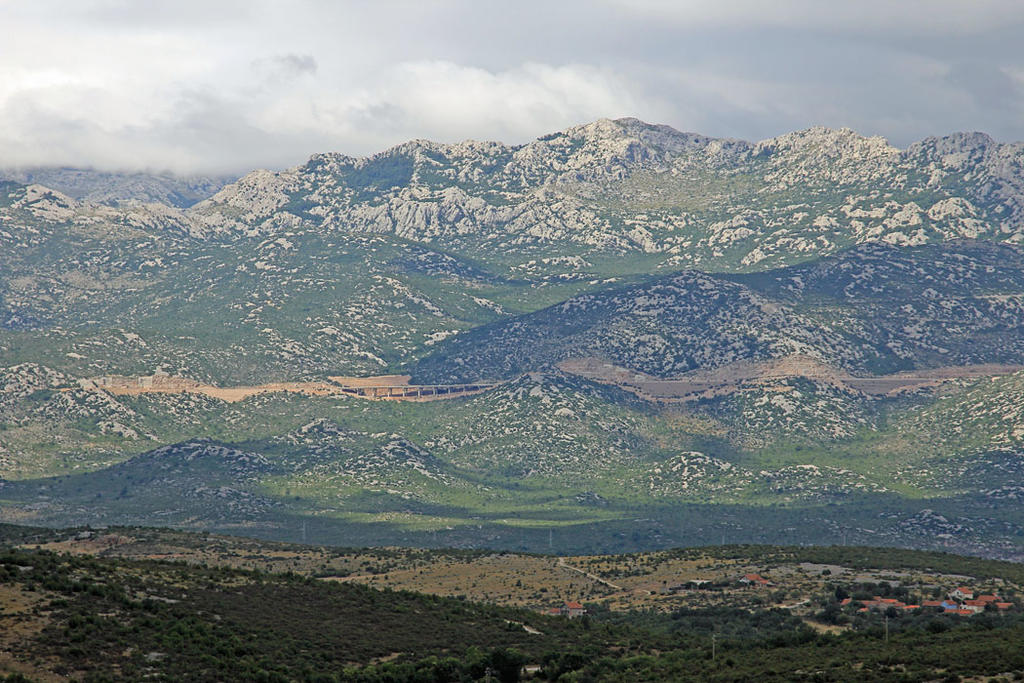 33690174wy.jpg