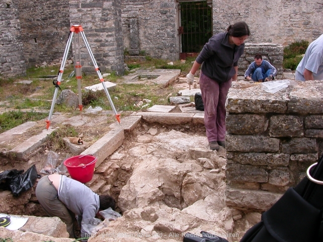 2005_6857_Dvigrad_Gebeine.jpg