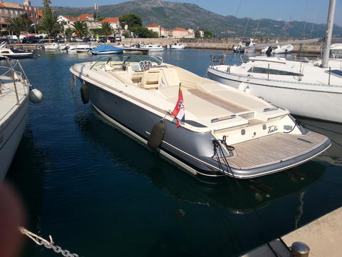 26157249ct.jpg