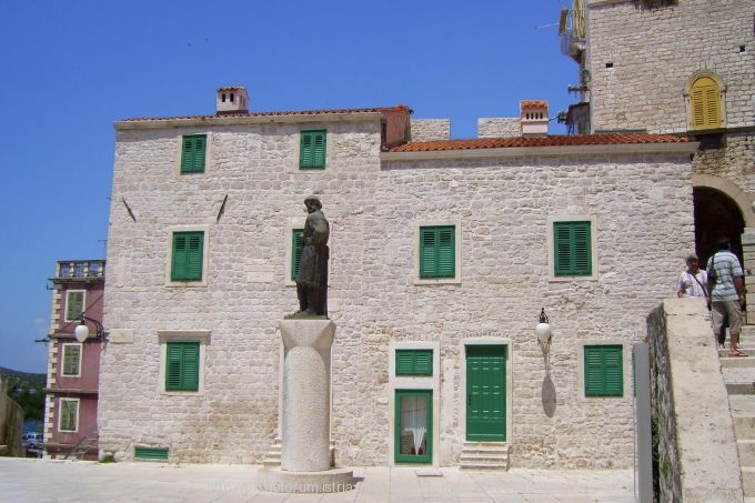 74_Denkmal_Juraj_Dalmatinac.jpg