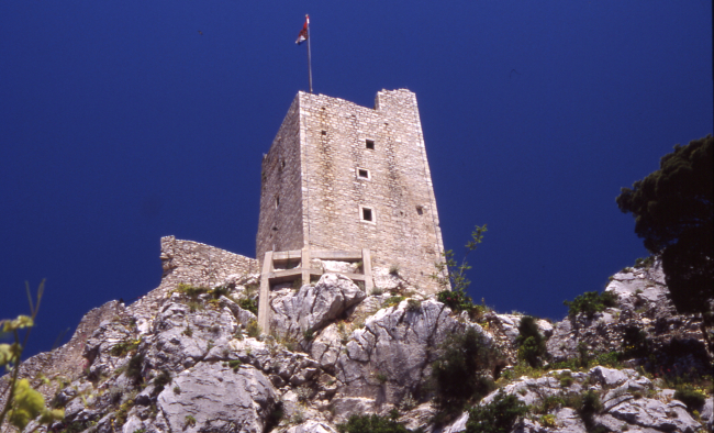Kopie_von_u2005-0170_05-21_OMIS-Festungsturm.jpg