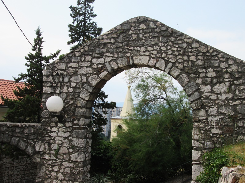 29485111ud.jpg