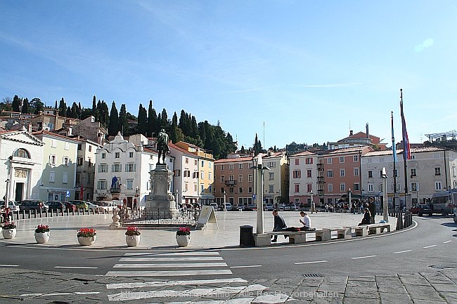 PIRAN_Platz_Tartini_IMG_7491.jpg