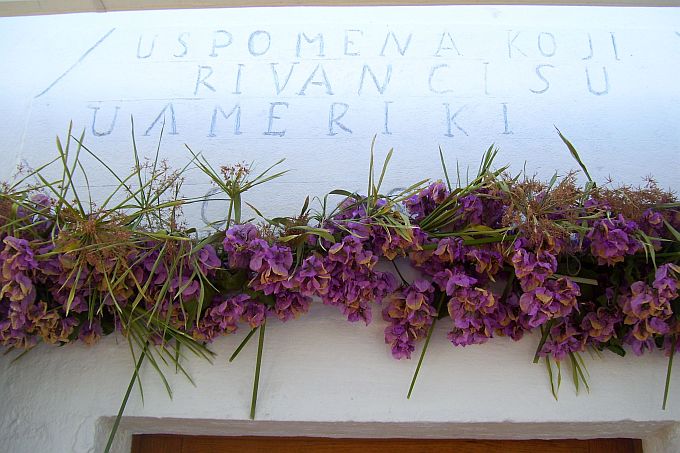 026_Inschrift_Kirche_Sv._Jelena.jpg