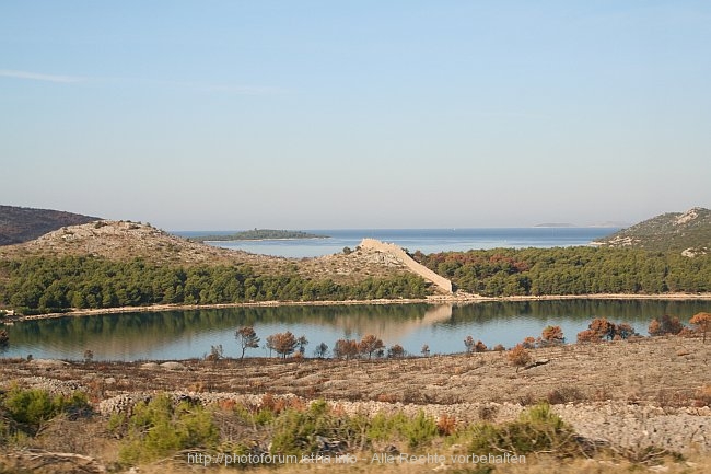 HALBINSEL_OSTRICA_Wehrmauer_IMG_0523.jpg
