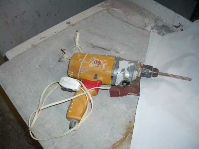 Bohrmaschine_in_der_Tpferei_Rasa.jpg