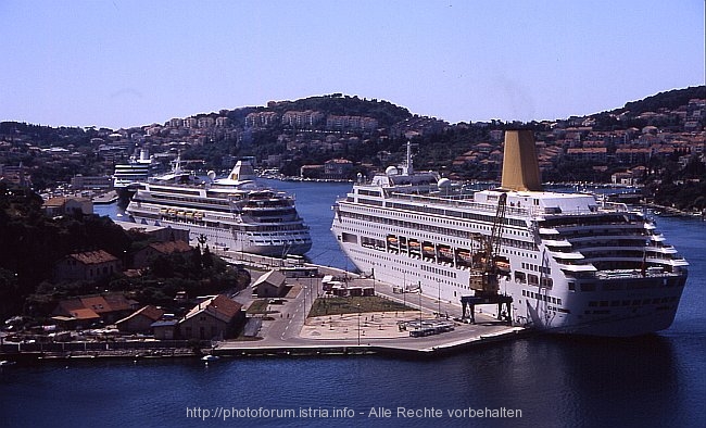 DUBROVNIK_Luka_Gruz_u2005aV-1092.jpg