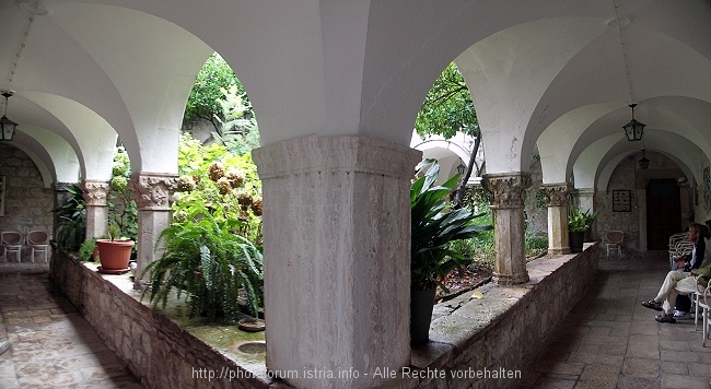 Panorama1-kreuzgang-1.JPG