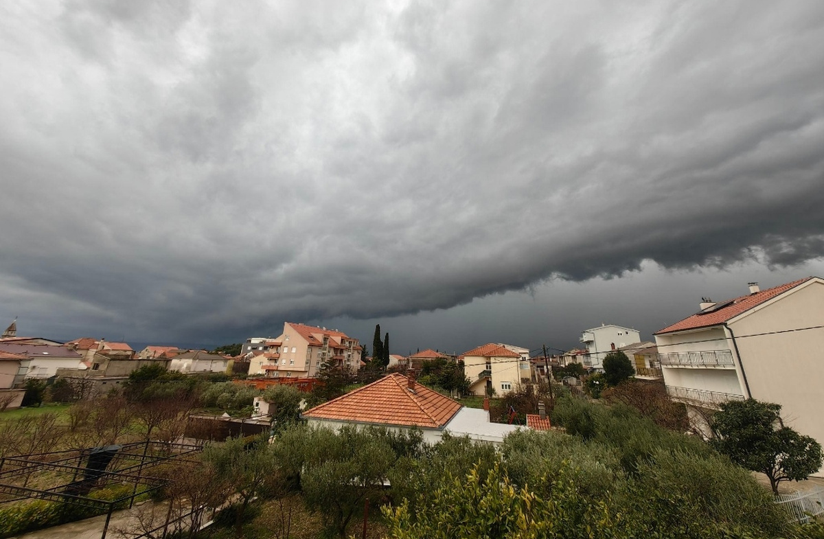 DHMZ: Starkregen und Gewitter am Mittwoch und Donnerstag, insbesondere an der Adria