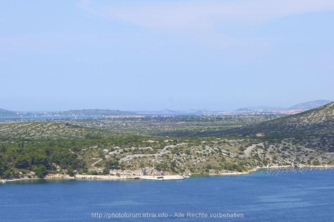 50_Bucht_von_Sibenik_im_Hintergrund_Vodice.jpg
