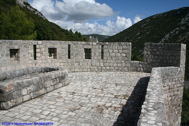 STON_GRADSKE_ZIDINE_226__2010IMG_2770.jpg
