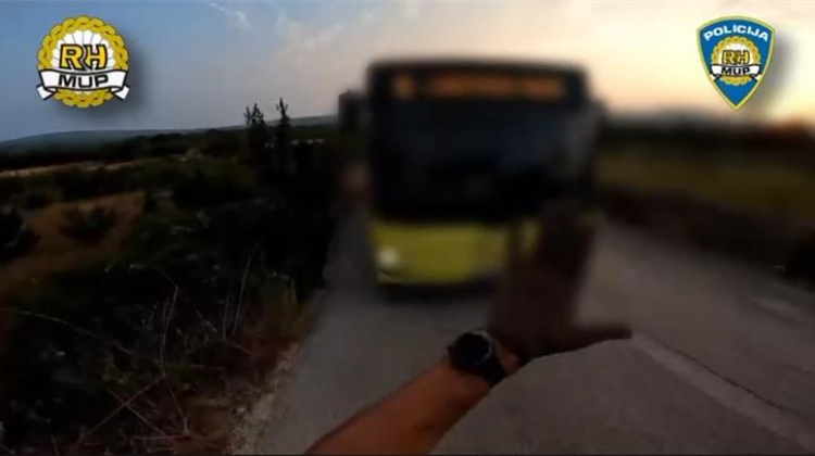 VIDEO: Ermittlungen abgeschlossen, Mann soll dem Haftaufseher übergeben werden