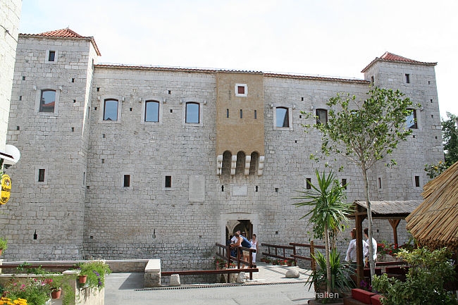 KASTEL_LUKSIC_Palast_Vitturi_IMG_3921.jpg