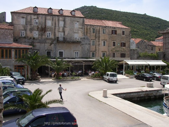 RestMali_Ston.jpg