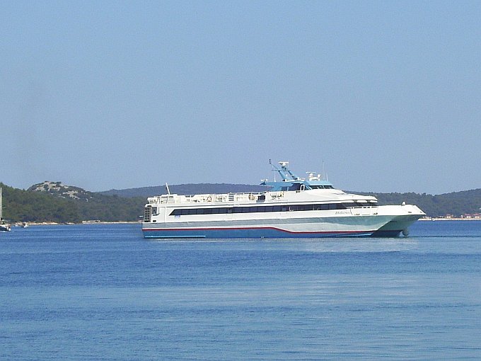 006_Katamaran_Bisovo_-_Pula-Zadar.JPG