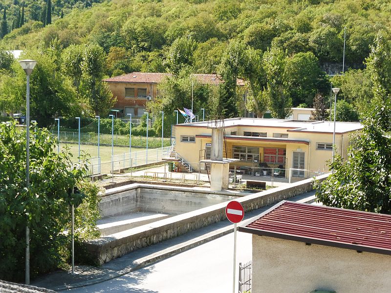 Pool.jpg