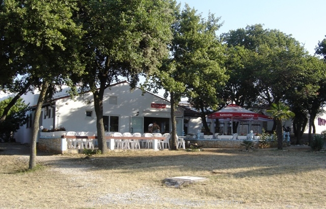 Camp_Ulika_Eisdiele_1.JPG