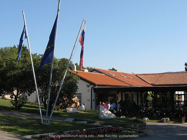 SKOCJANSKA_JAME_Eingang_IMG_2058.JPG