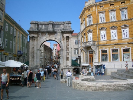 Pula.jpg